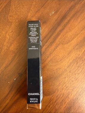 Chanel Rouge Coco Hydra Gloss 443 Impertinente - new